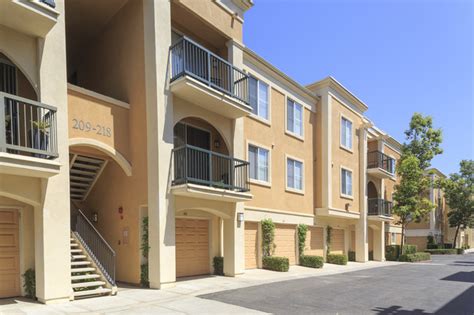 Las Palmas Apartment Homes .